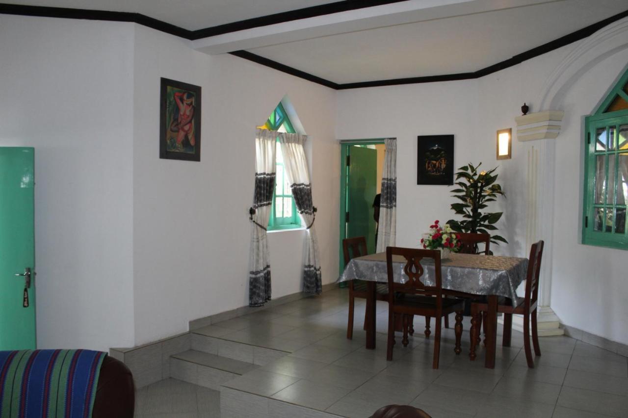 Blue Eyes Inn Unawatuna Luaran gambar