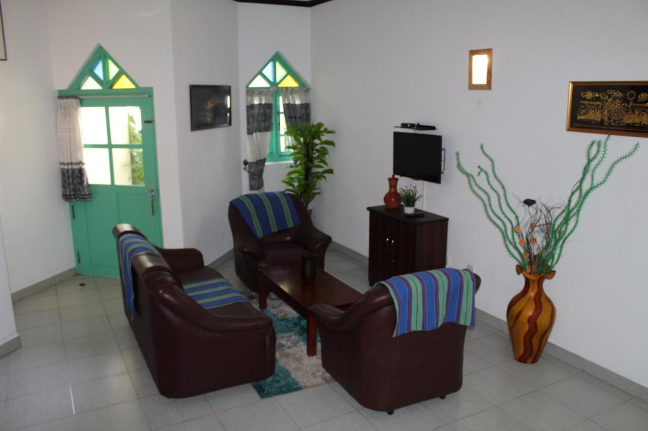 Blue Eyes Inn Unawatuna Luaran gambar