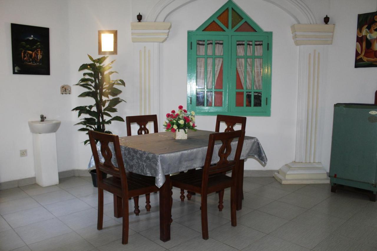 Blue Eyes Inn Unawatuna Luaran gambar