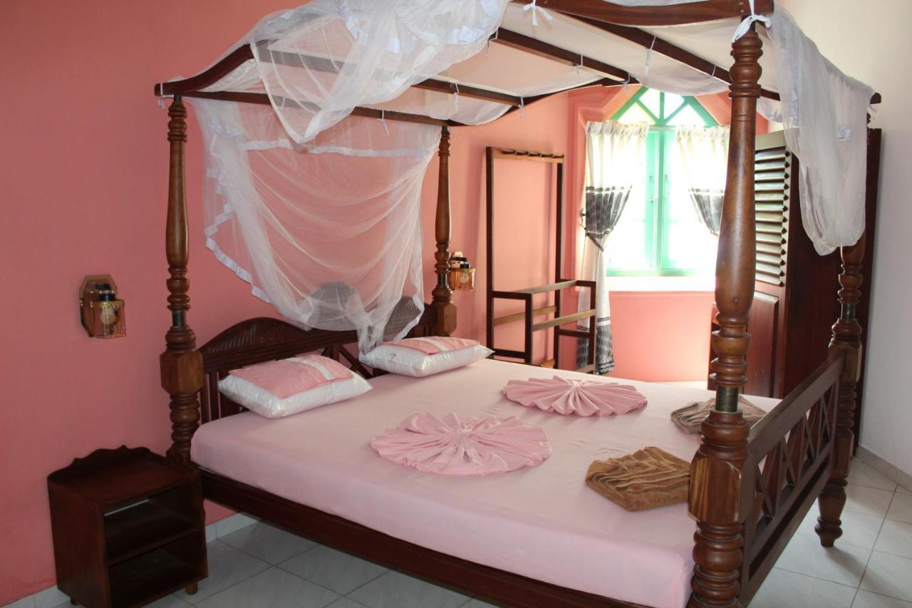 Blue Eyes Inn Unawatuna Luaran gambar