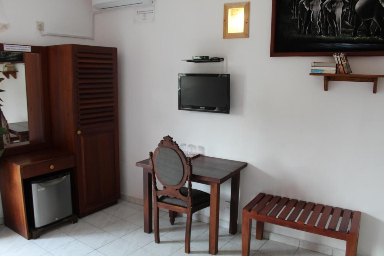Blue Eyes Inn Unawatuna Luaran gambar