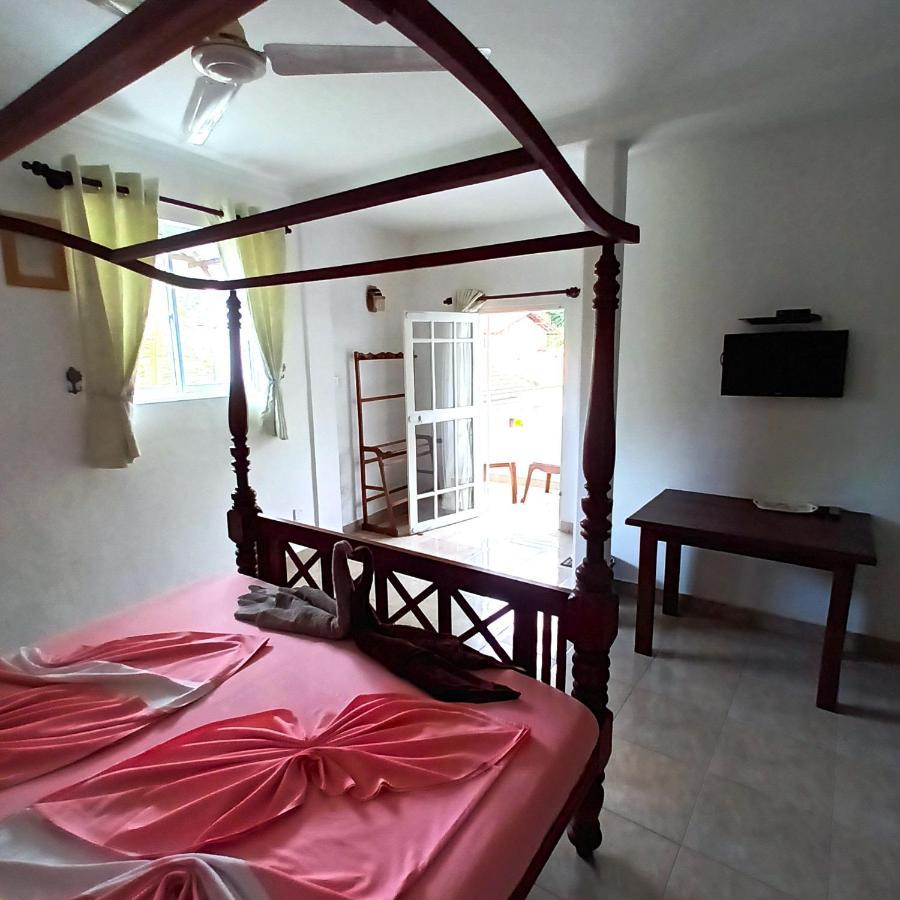 Blue Eyes Inn Unawatuna Luaran gambar