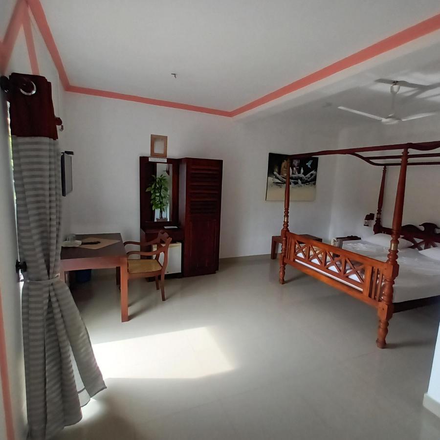 Blue Eyes Inn Unawatuna Luaran gambar